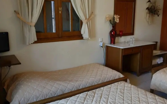 Dolopia Hotel