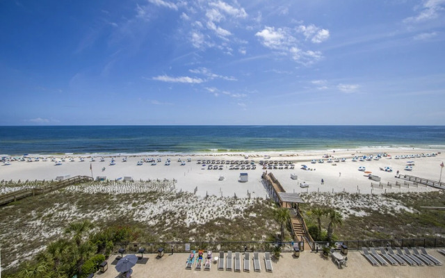 Palacio Condos by Hosteeva