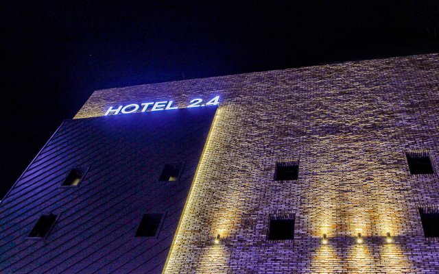 Hotel 2.4