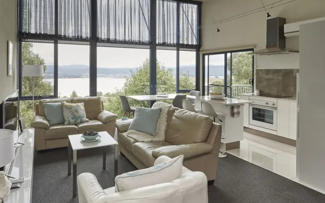 Rosevears Vineyard Retreat