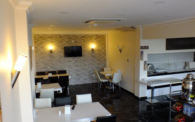 Abad-I Nev Hotel 2