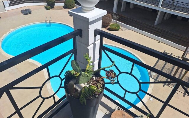 Paramount Gardens Resorts D204