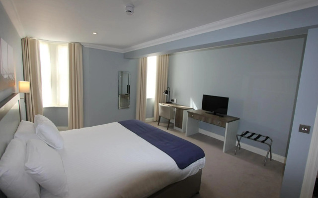 Yarrow Hotel