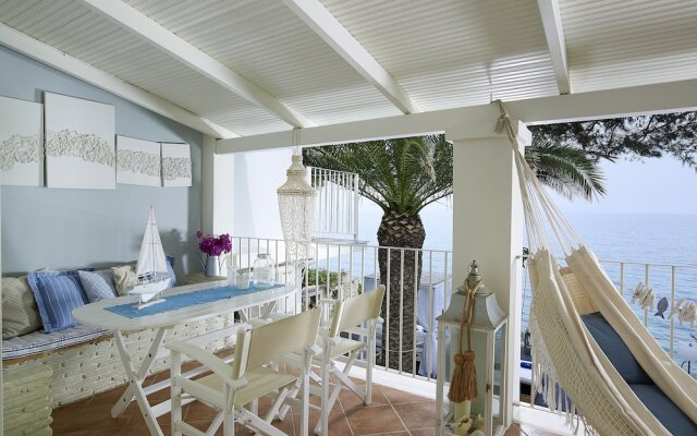 Paradisso Beach Villas