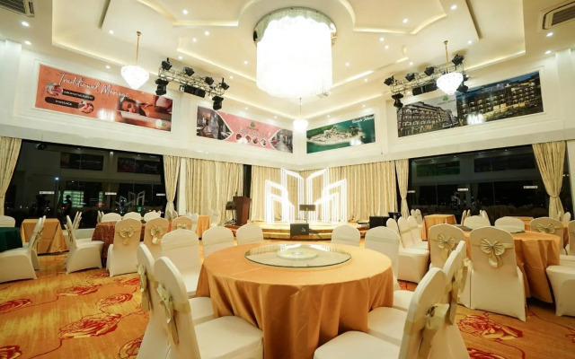 Green Rose Hotel