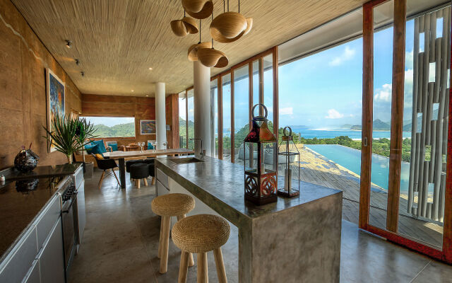 Seven Havens Residence