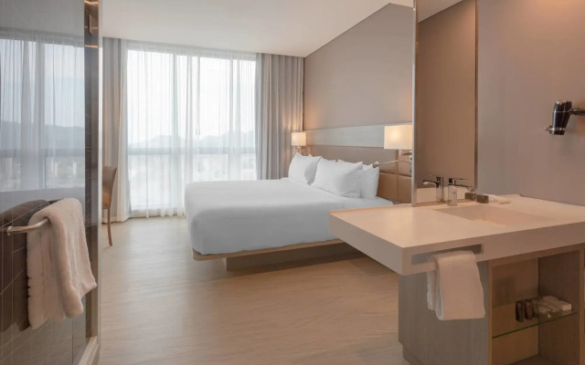 AC Hotel by Marriott Santa Marta