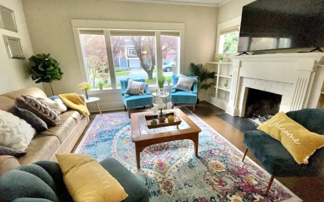 Anne Haven Spacious Retreat DT Seattle