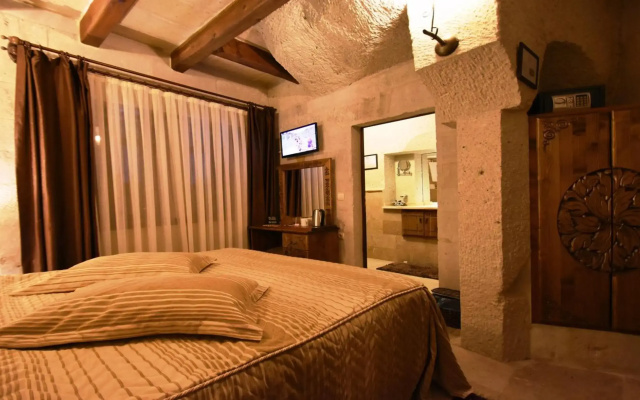 Harman Cave Hotel
