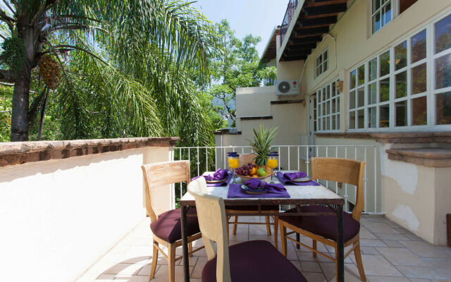 Garlands del Rio Riverside Boutique Hotel