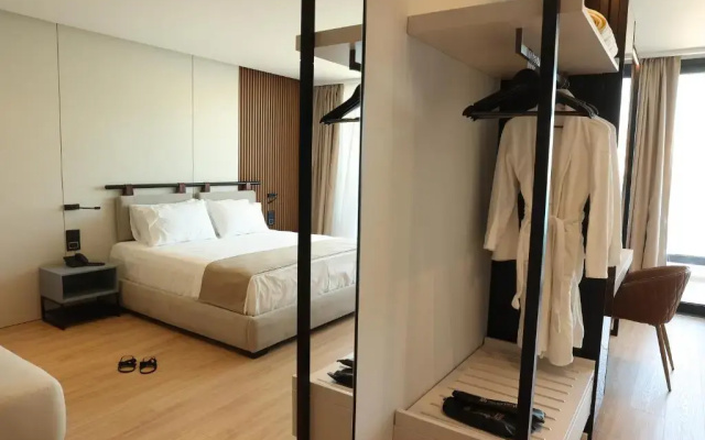 Al Yacht Premium Hotel Saranda