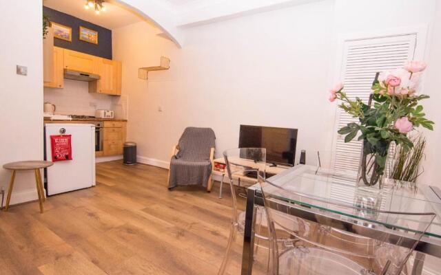 427 - Salmond Place Apartment
