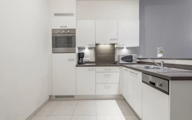 Apartment With Modern Kitchen