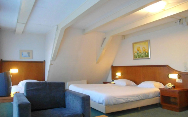 Supper Hotel