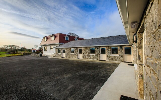 The Red Cottage & Stables