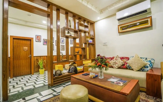 Royal Rafahiya - A Rooftop Lake View Hotel Near Lake Pichola