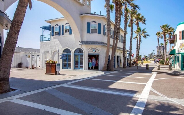 Scenic 4br/3.5ba in PB by Domio