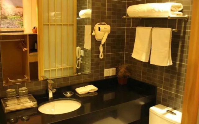 Libo Selected Hotels (Shanghai Wanda Plaza Tonghe New Village Subway Station Branch)