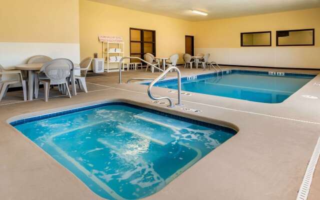 Quality Inn & Suites Lenexa Kansas City