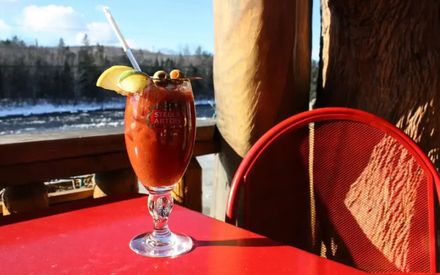 Hawks Nest Lodge And Restaurant