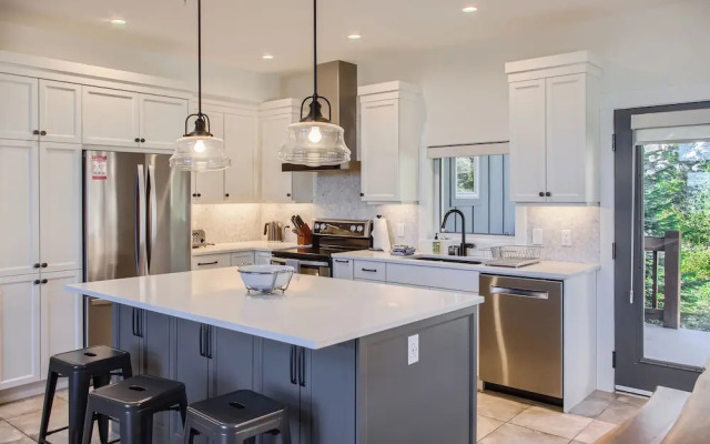 365 Moonshine Crescent by Okanagan Premier