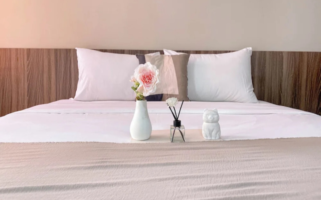 Cozy and Warm Studio at LRT City Jatibening Apartment – Guest Rooms – Bekasi