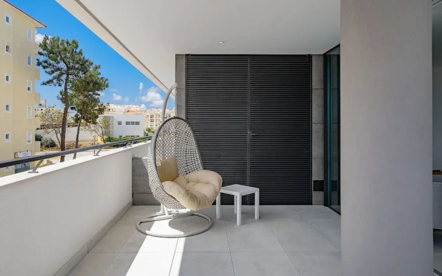 Lagos Deluxe 1 With Pool by Homing