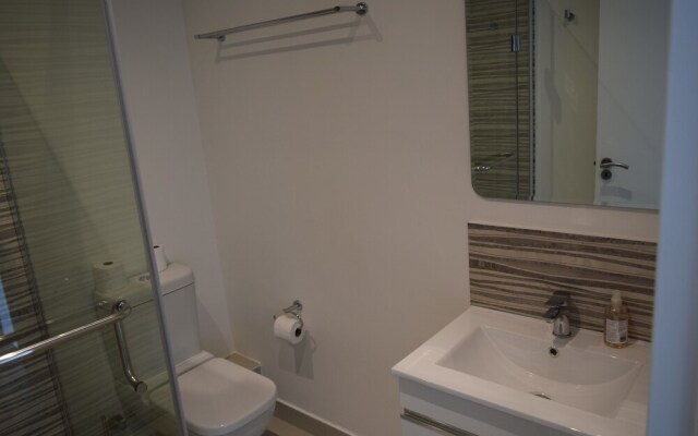 Bright 2 Bedroom Apartment in Cape Town City Centre