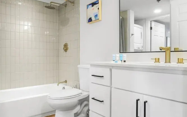 Well Appointed Apartments W Full Comfort