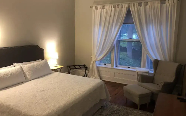 Hatch House Bed & Breakfast