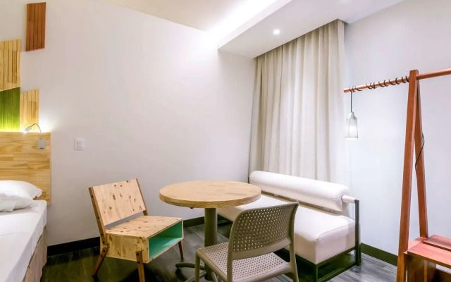 Ibis Styles Curitiba Santa Felicidade