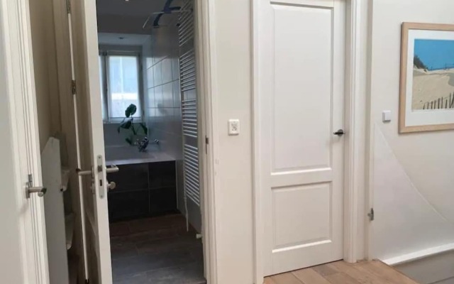Bright Waterview Apartment
