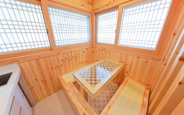 Pocheon CHW Hanok Pension