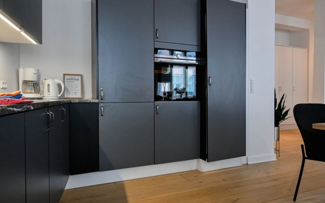 Sanders Arrow - Chic 3-bdr Apt w City View
