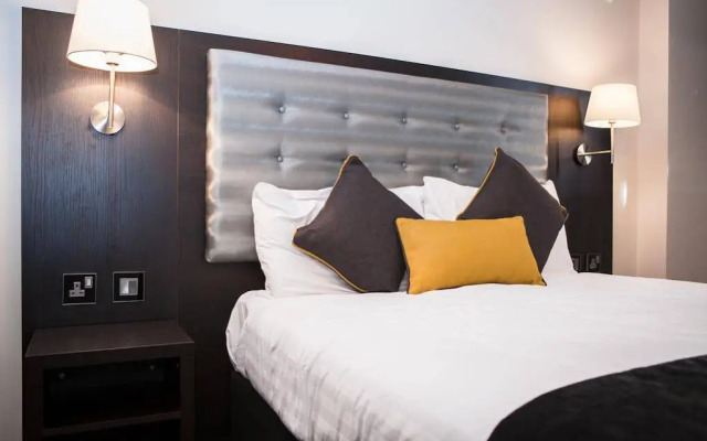 Churchill Apartments