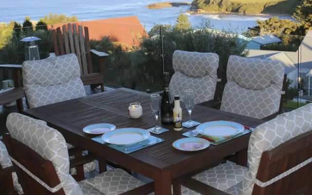 WHALE WATCH FOR FOUR Gerringong 4pm check out Sundays