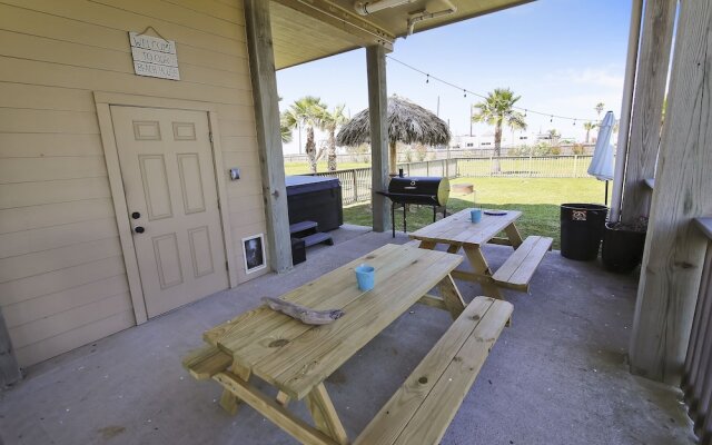 Beach Retreat 4 Bedrooms 2.5 Bathrooms Home