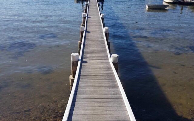 Scotland Island Retreat Water Edge