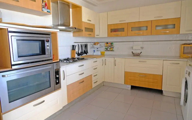 FreeSurfCamp & Hostel