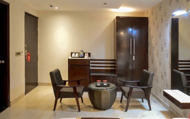 OYO 7130 Hotel Broadway