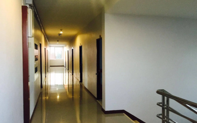 Siriwat Apartment