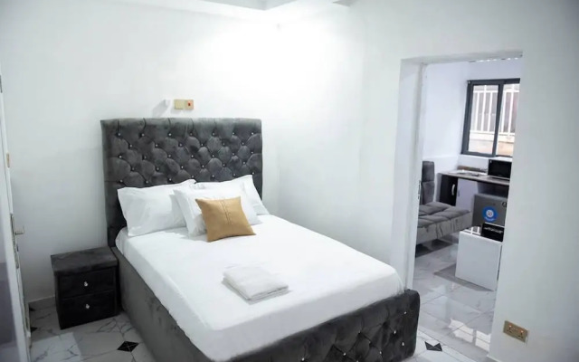 Lovely One-bed Apartment Located in Abuja