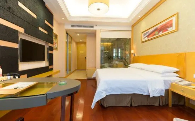 DongAn Hotel (Heyuan Shili Dong'an East Coast High-speed Rail Station Store)