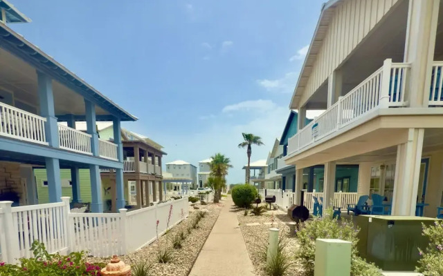 Cristy's Crab Shack @ Sunrise Villas