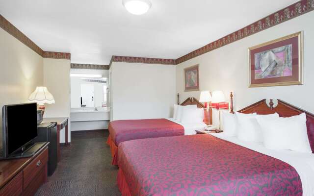 Days Inn by Wyndham Trumann AR