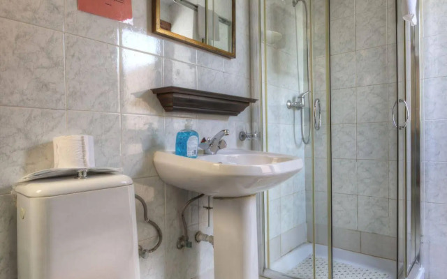 Green Grove Guest House