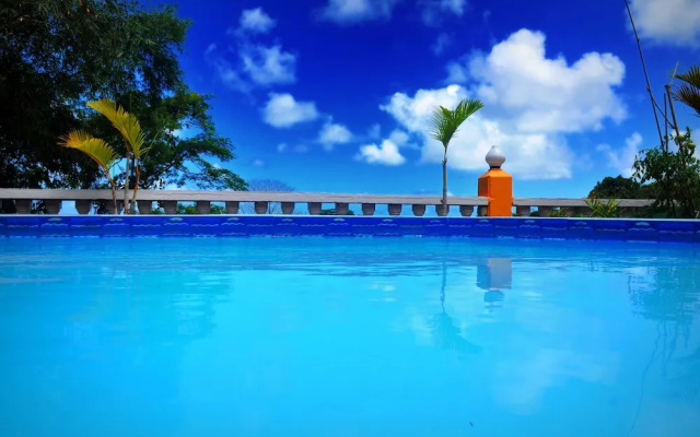 Albizia Lodge Reef Estate