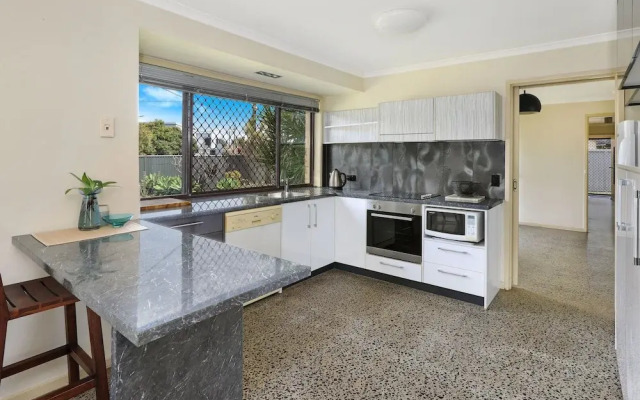 Naroo7- Prime Mooloolaba Location