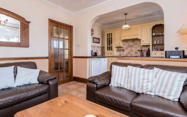 1 School Cottages