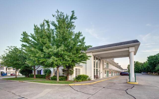 Econo Lodge Branson Theater District